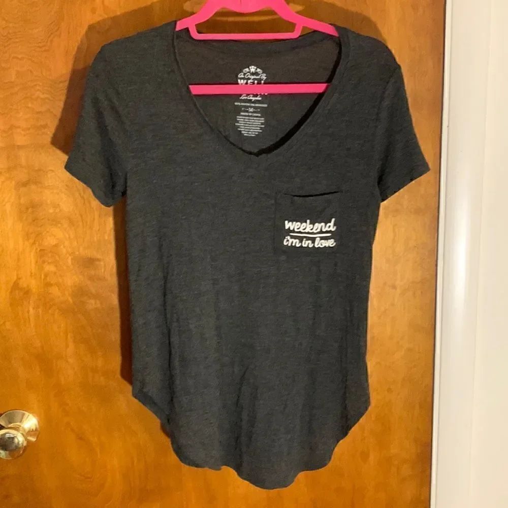 Well worn EUC dark gray “weekend I’m in love” pocket tee shirt Size medium